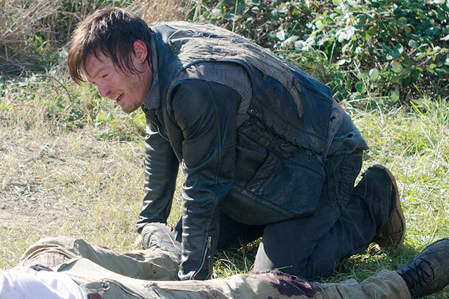 twd-darylcrying